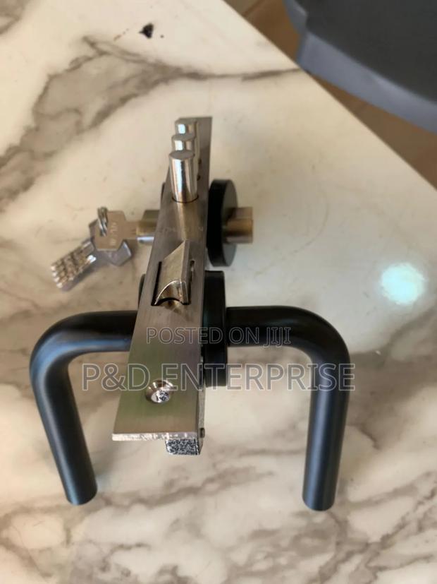 Quality Wooden Door Lock With Black Separate Handle. photo 3