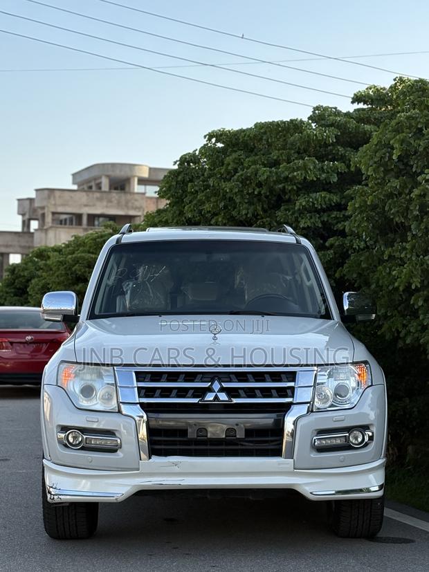Mitsubishi Pajero V80 3.5 V6 GL/GLS 2017 White
