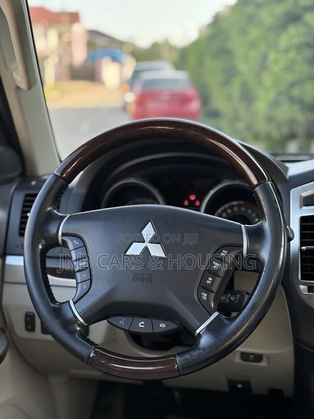 Mitsubishi Pajero V80 3.5 V6 GL/GLS 2017 White