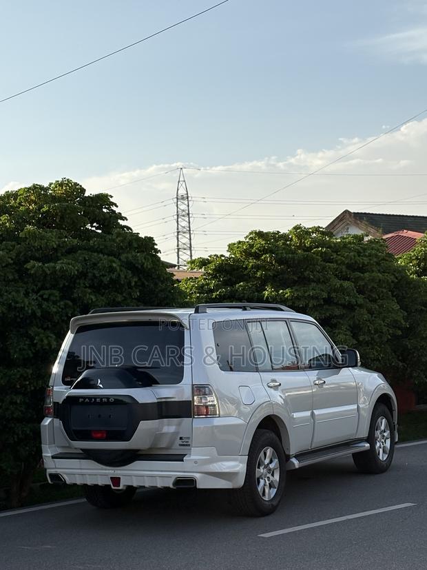 Mitsubishi Pajero V80 3.5 V6 GL/GLS 2017 White