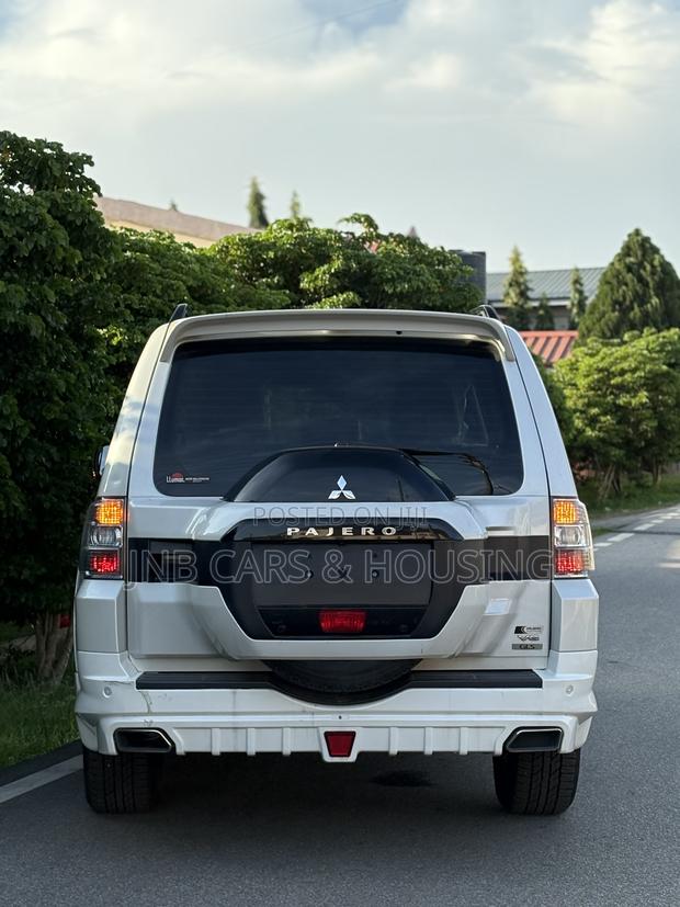 Mitsubishi Pajero V80 3.5 V6 GL/GLS 2017 White