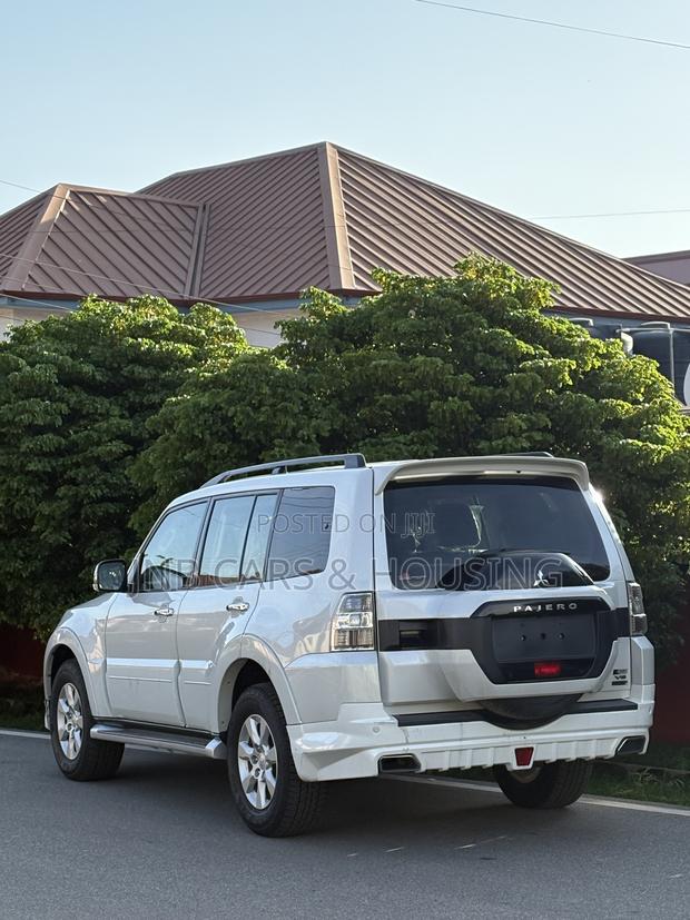 Mitsubishi Pajero V80 3.5 V6 GL/GLS 2017 White