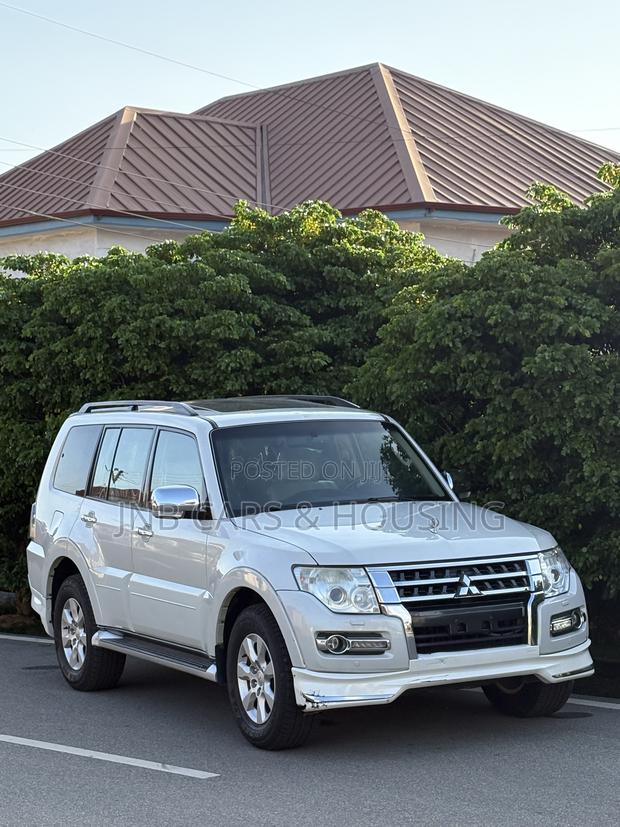 Mitsubishi Pajero V80 3.5 V6 GL/GLS 2017 White