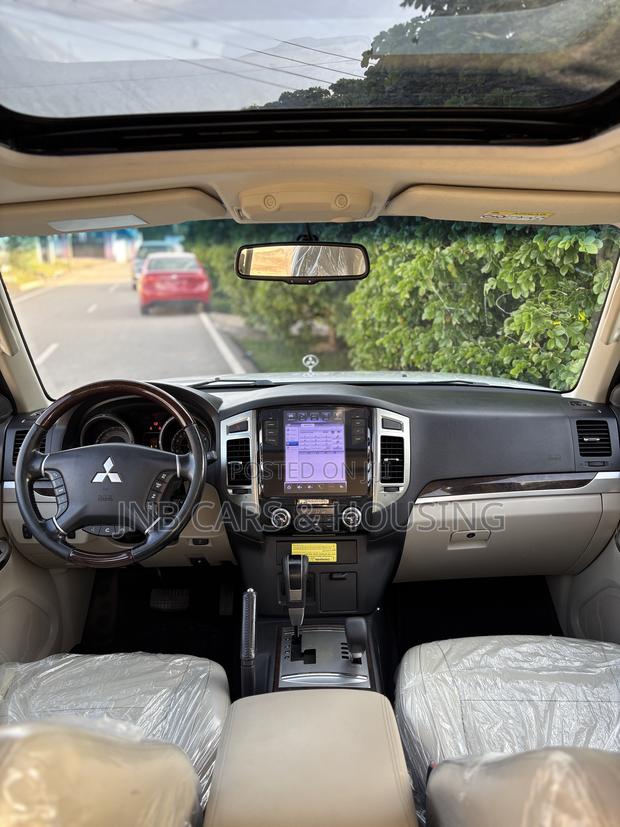 Mitsubishi Pajero V80 3.5 V6 GL/GLS 2017 White