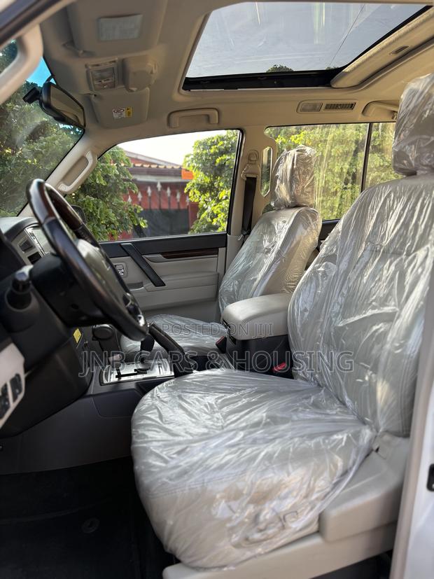 Mitsubishi Pajero V80 3.5 V6 GL/GLS 2017 White