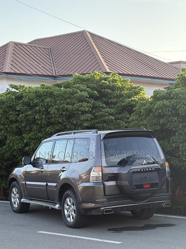 Mitsubishi Pajero V80 3.8 V6 GLS 2016 Brown