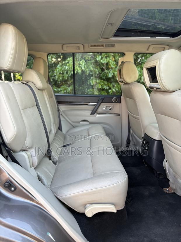 Mitsubishi Pajero V80 3.8 V6 GLS 2016 Brown