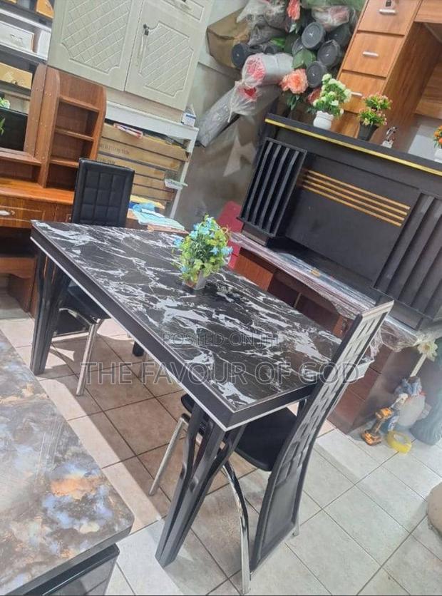 An Aesthetically Made Dining Set