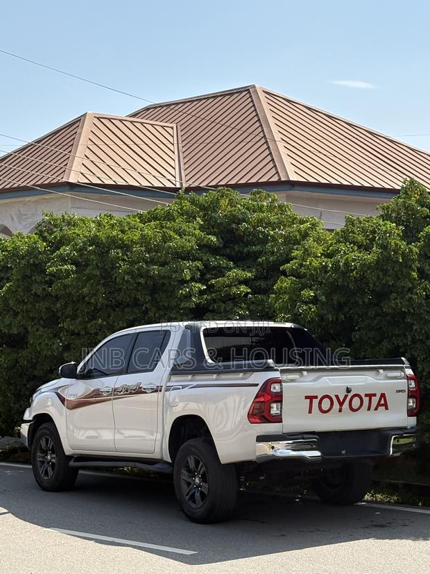 Toyota Hilux Revo Double Cab Deisel 2.8 AWD 2022 White