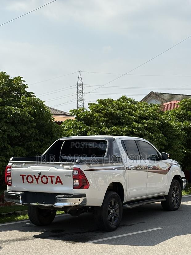 Toyota Hilux Revo Double Cab Deisel 2.8 AWD 2022 White