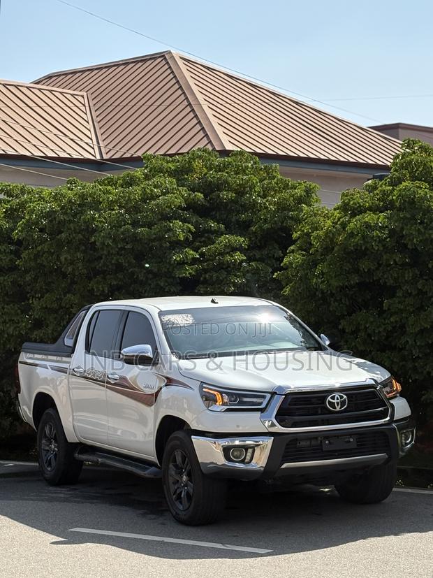 Toyota Hilux Revo Double Cab Deisel 2.8 AWD 2022 White