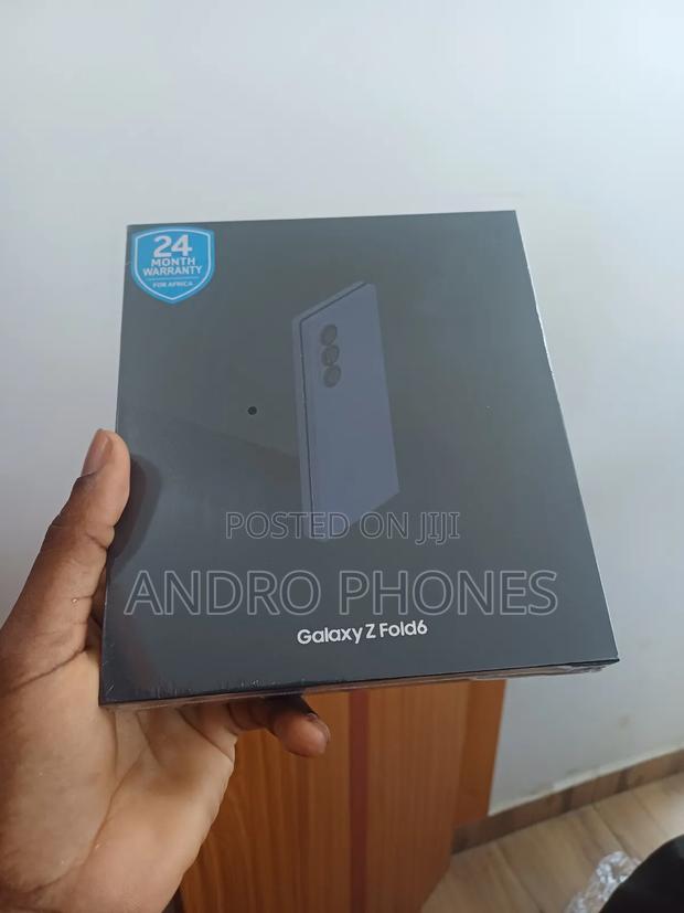 New Samsung Galaxy Z Fold6 256 GB Blue · Photo 4