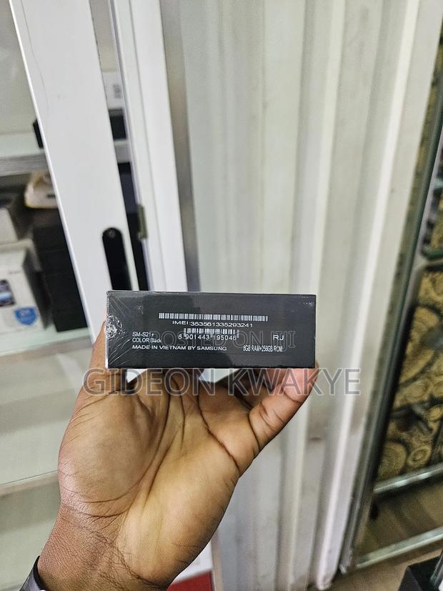 New Samsung Galaxy S21+ 5G 128 GB Black · Photo 3
