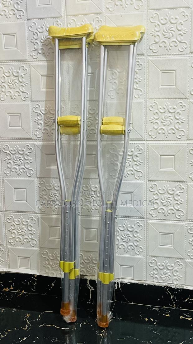 Axillary or Ampit Crutches · Photo 3