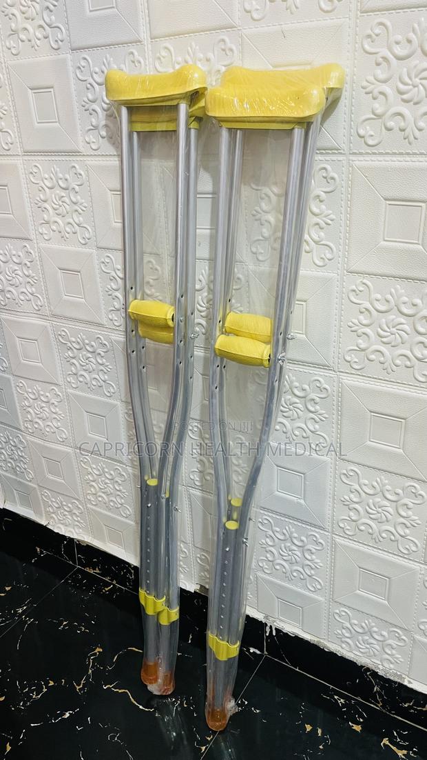 Axillary or Ampit Crutches · Photo 4