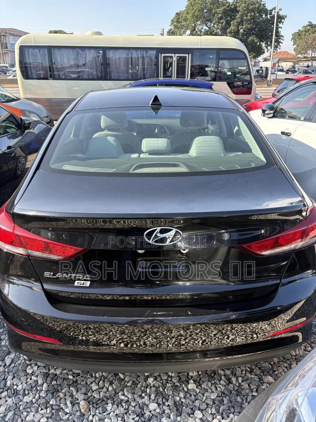 Hyundai Elantra 2017 Black