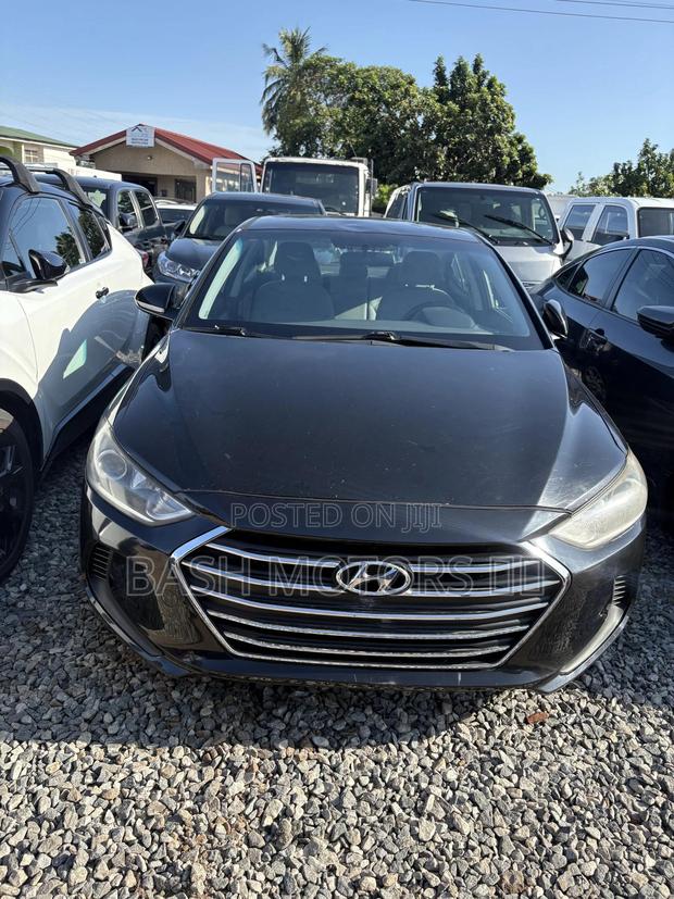 Hyundai Elantra 2017 Black