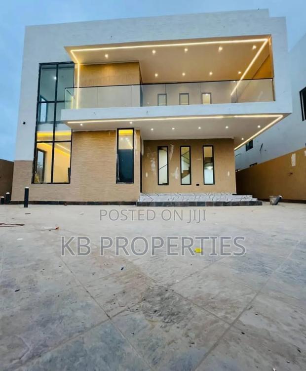 5bdrm Duplex in Kb Properties, Adjiriganor for sale · Photo 1