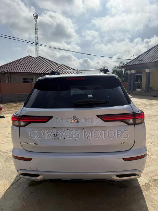 Mitsubishi Outlander SEL 2022 White