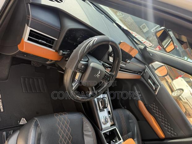 Mitsubishi Outlander SEL 2022 White