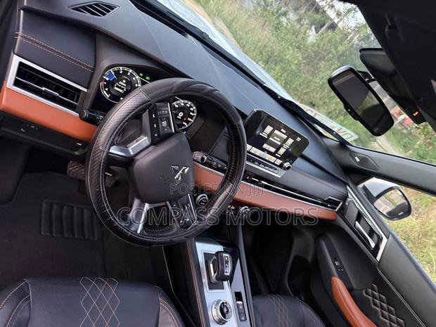 Mitsubishi Outlander SEL 2022 White