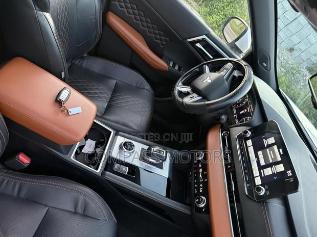 Mitsubishi Outlander SEL 2022 White