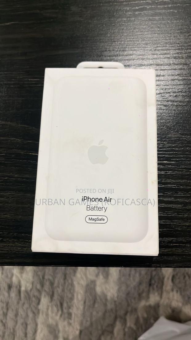 New Apple iPhone Air 256 GB Black · Photo 4