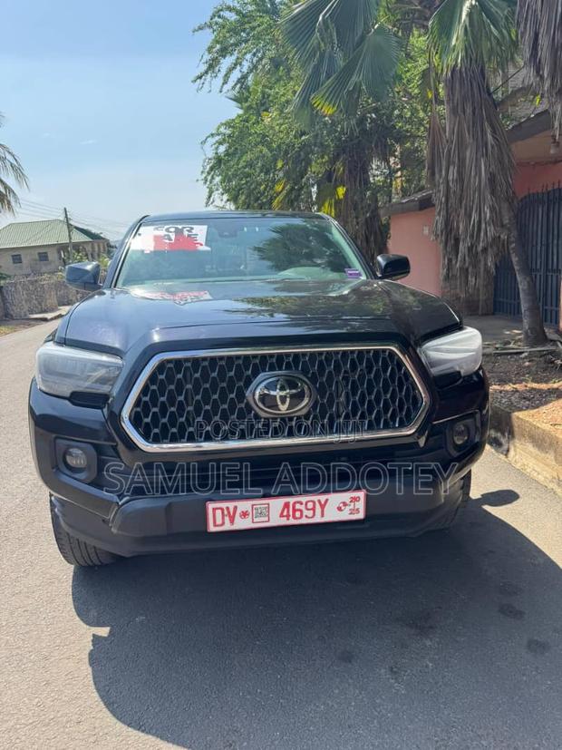 Toyota Tacoma 2021 Black