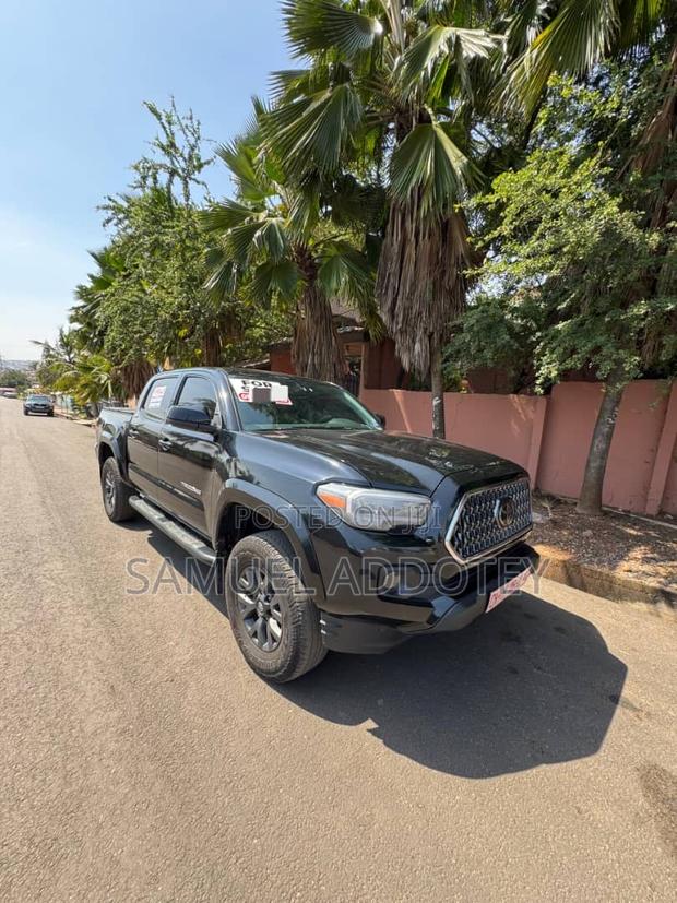Toyota Tacoma 2021 Black