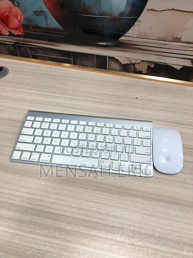 Apple A1314 Blutooth Keyboard And Mouse