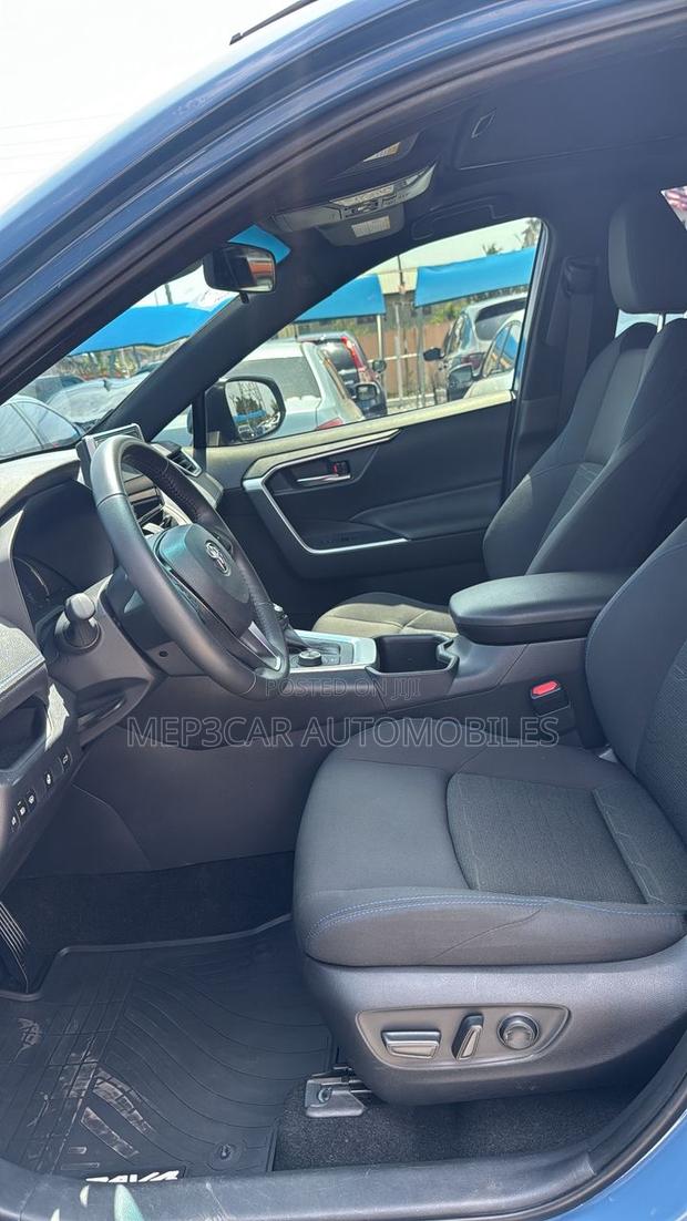 Toyota RAV4 2024 Blue