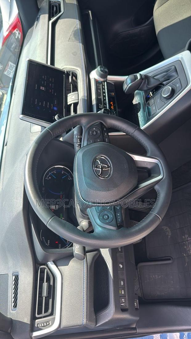 Toyota RAV4 2024 Blue
