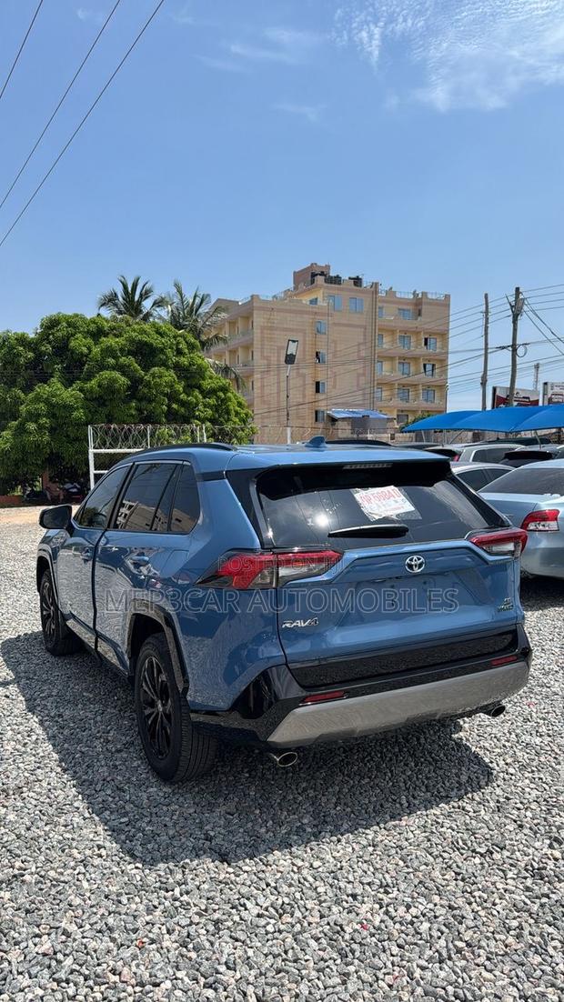 Toyota RAV4 2024 Blue