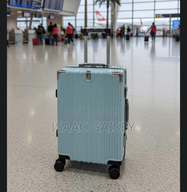 20" Luxurious Unisex Hand/Carry-on Luggage · Photo 1