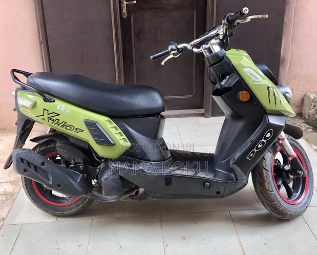 Piaggio Scooter 2020 Green · Photo 3