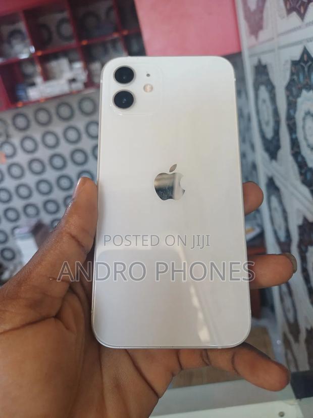 Apple iPhone 12 128 GB White · Photo 4