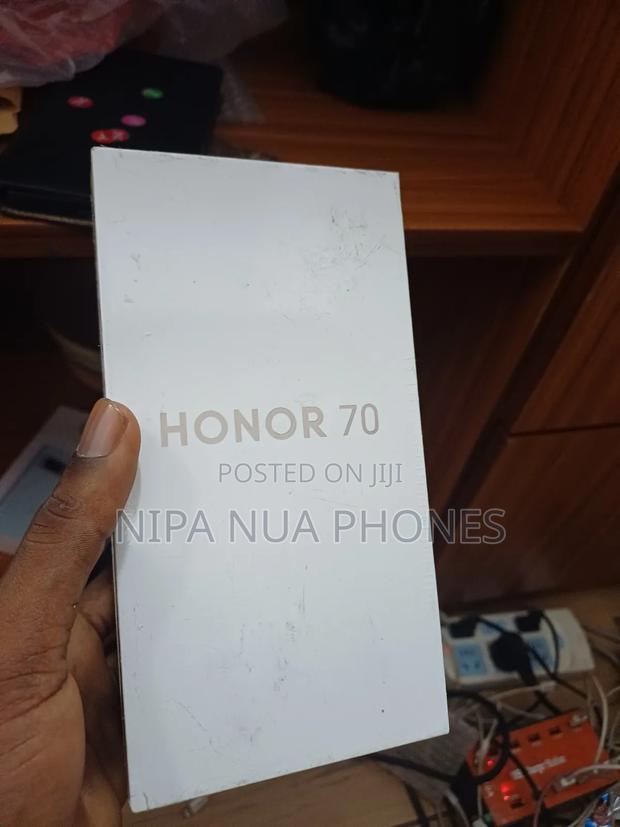 New Honor 70 256 GB Black · Photo 4