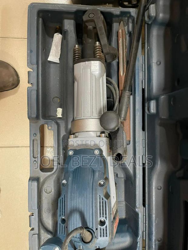 Bosch Gsh16 Heavy Duty Demolition Breaker photo 2