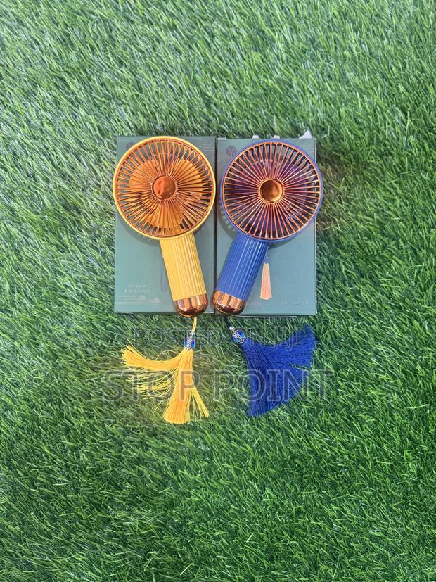 Hand Held Fashion Fan · Photo 2