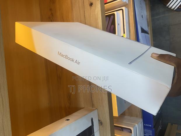 New Apple MacBook Air 2025 M4 15-Inch 16GB Apple M4 Max SSD 256GB photo 2