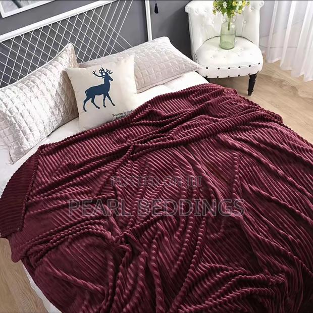 Luxurious Extra Soft Cushioning Stripped Throw Blanket Available photo 2