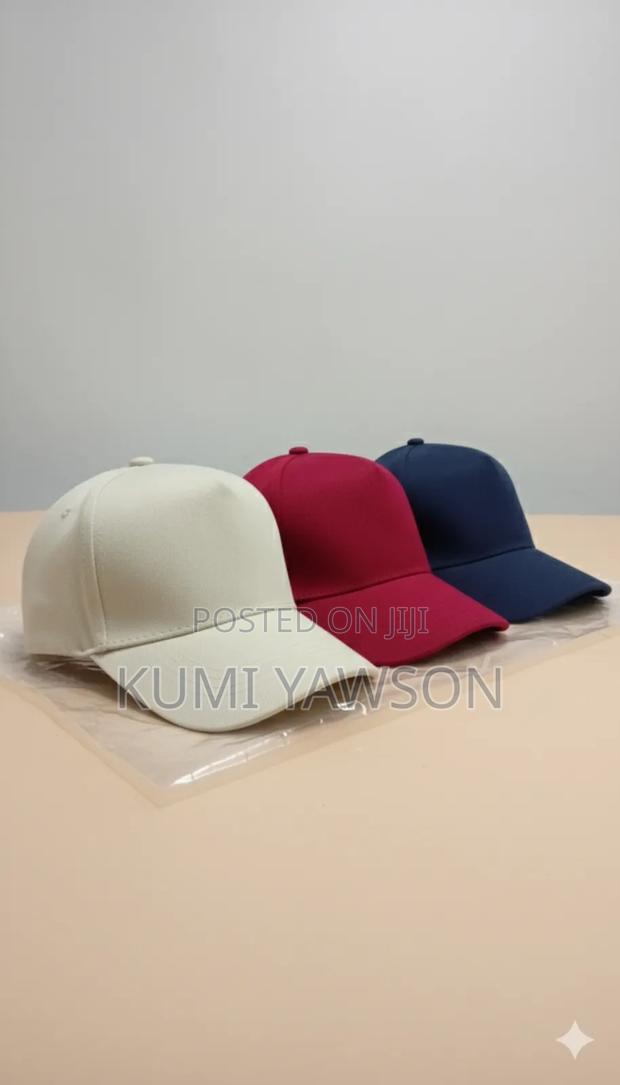 Stylish Plain Caps – Perfect for All Outfits · Photo 3