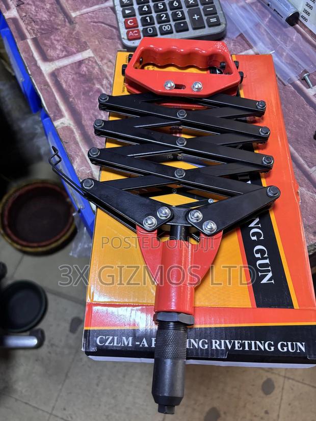 32” Rivet Gun · Photo 2