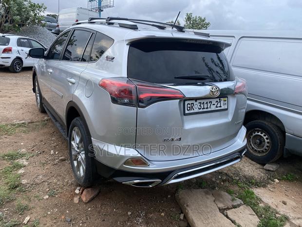 Toyota RAV4 2017 Silver