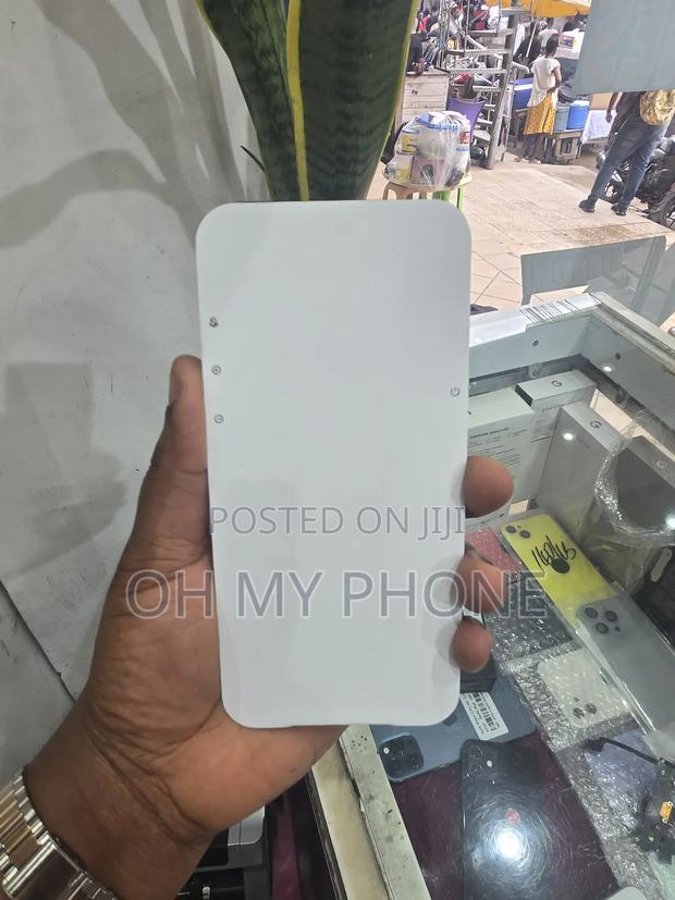 Original iPhone 15pro Max Icloud Screen