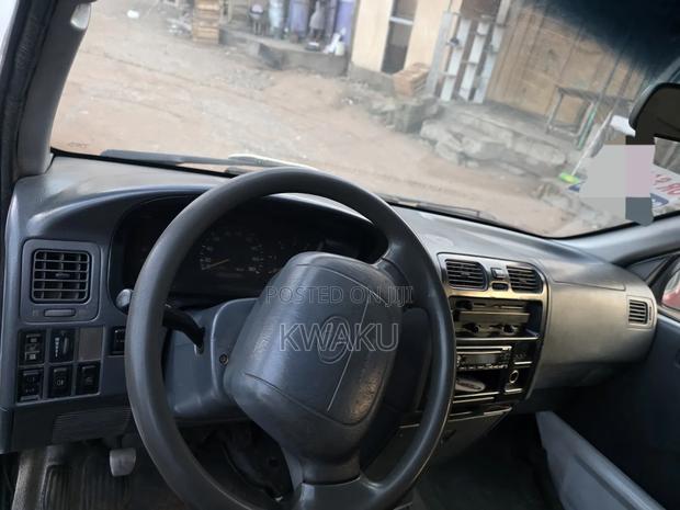 Toyota HiAce 2010 Red