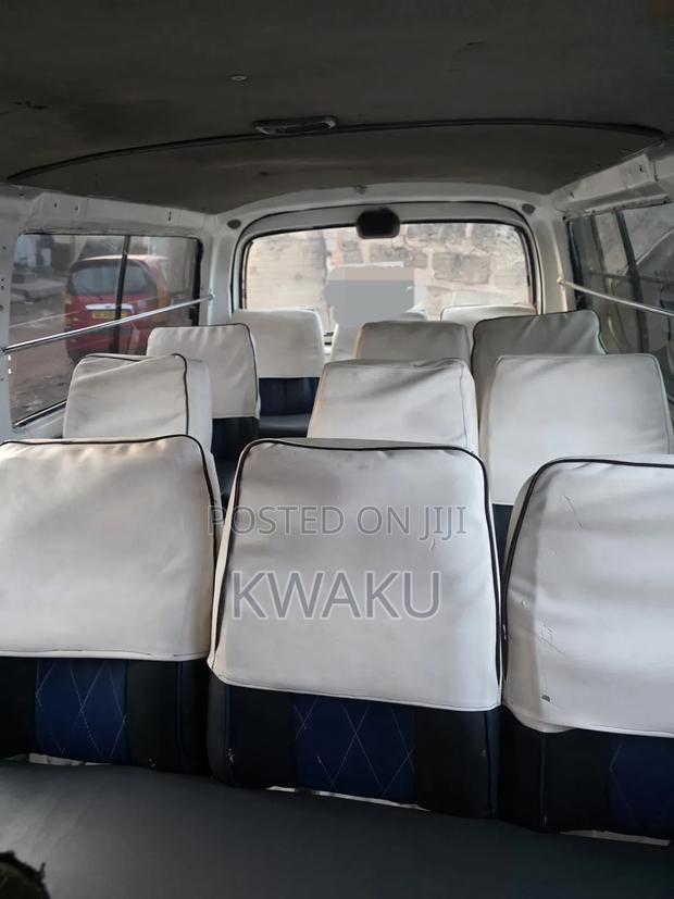 Toyota HiAce 2010 Red