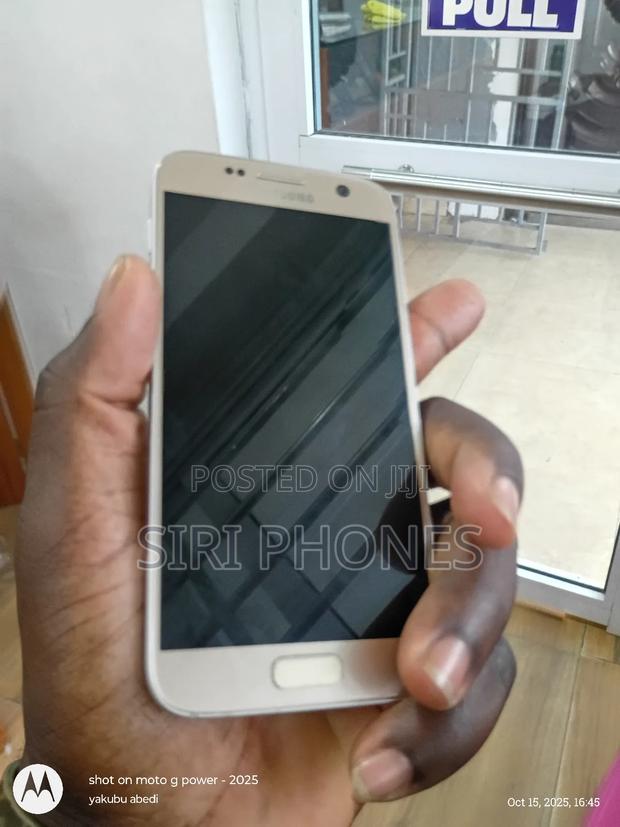 Samsung Galaxy S7 32 GB Gold photo 2