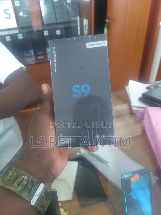 New Samsung Galaxy S9 64 GB Black photo 2