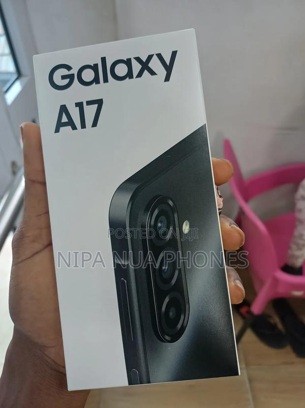 New Samsung Galaxy A17 128 GB Black · Photo 3